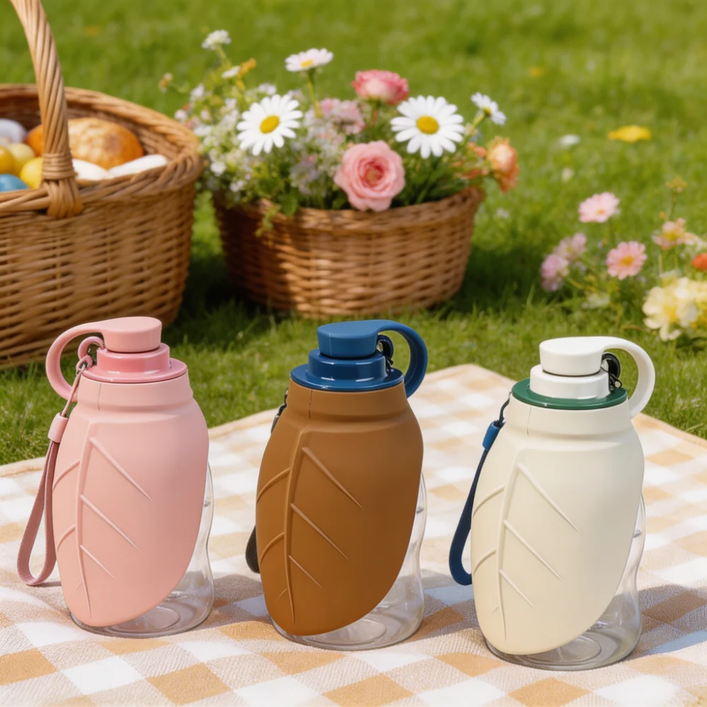 Leaf Shape Portable Pet Water Bottle with Foldable Silicone Bowl