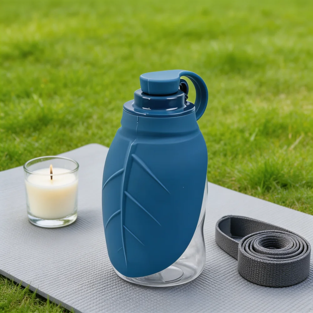 Leaf Shape Portable Pet Water Bottle with Foldable Silicone Bowl